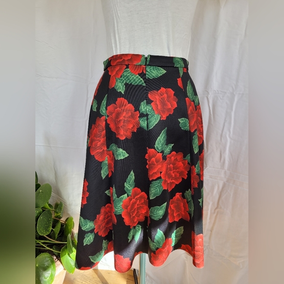 Forever 21 rose print circle skirt size M - Picture 4 of 7